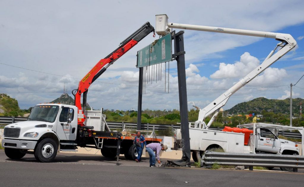 Retira CIDUE señalamiento de altura para seguridad de automovilistas