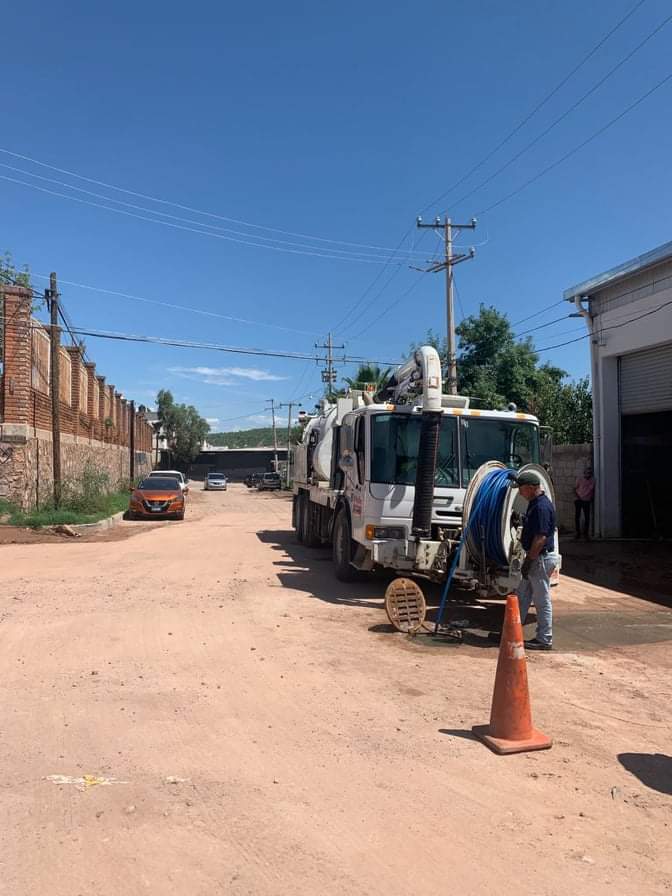 Atiende OOMAPAS llamados por fugas de aguas negras