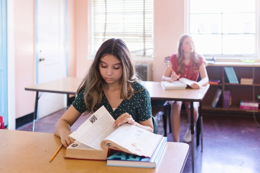 92% de escuelas reparadas para volver a clases, según Durazo. Foto de RODNAE Productions en Pexels