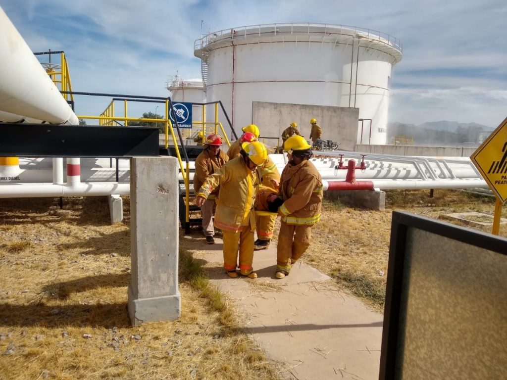 Protección Civil y Pemex realizan simulacro de derrame de combustible