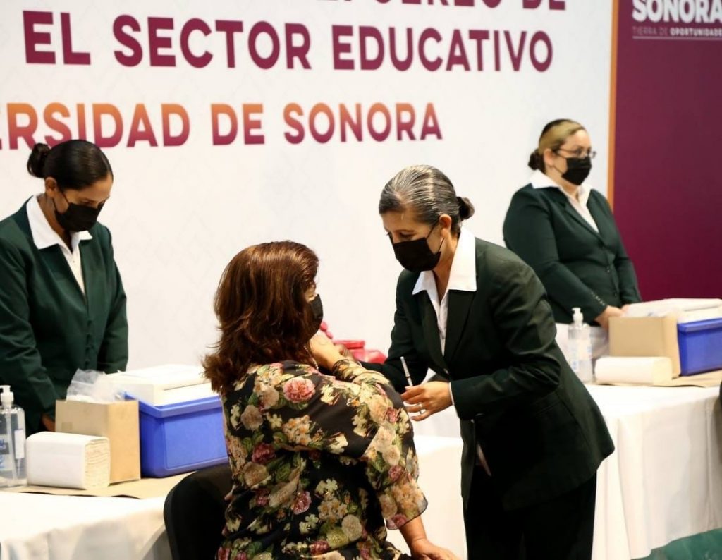 Todo el personal educativo que se vacunó contra la Covid-19 en la jornada de vacunación de 2021 recibirá refuerzo: Aarón Grageda