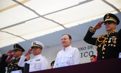 Encabeza gobernador Alfonso Durazo desfile cívico militar