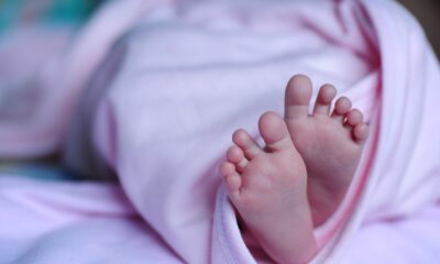 Muere recién nacido asfixiado por su madre mientras le daba el pecho. Imagen de Christian Abella en Pixabay