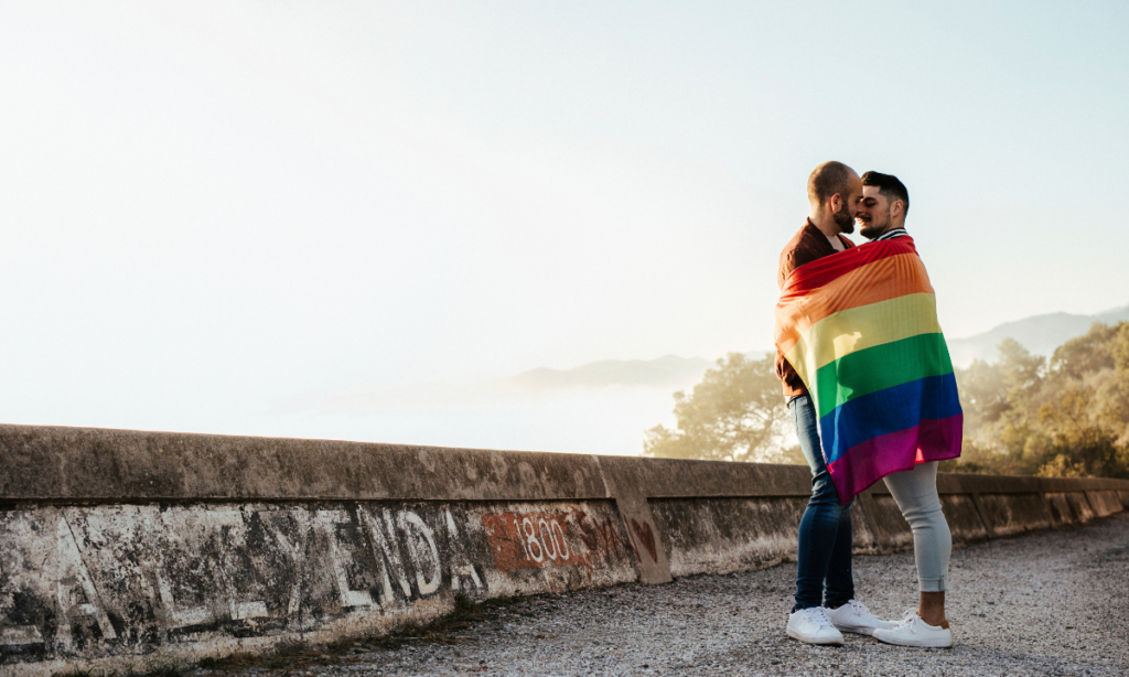 El papa Francisco autoriza la bendición de parejas gays