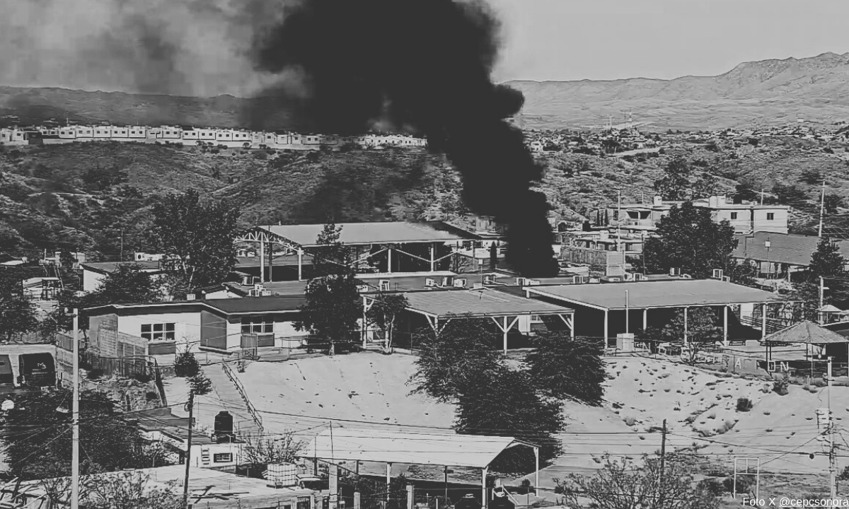Se incendia bodega en una escuela primaria de Nogales