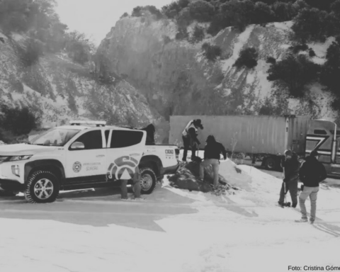 Escuelas y carreteras cerradas por nevadas en Sonora