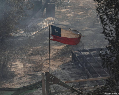 Chile busca levantarse de entre las cenizas, incendios dejan 123 muertos