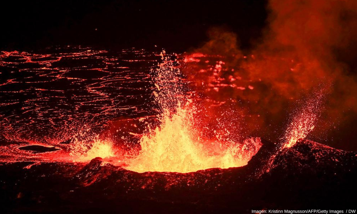 Emerge río de magma bajo un pueblo pesquero islandés