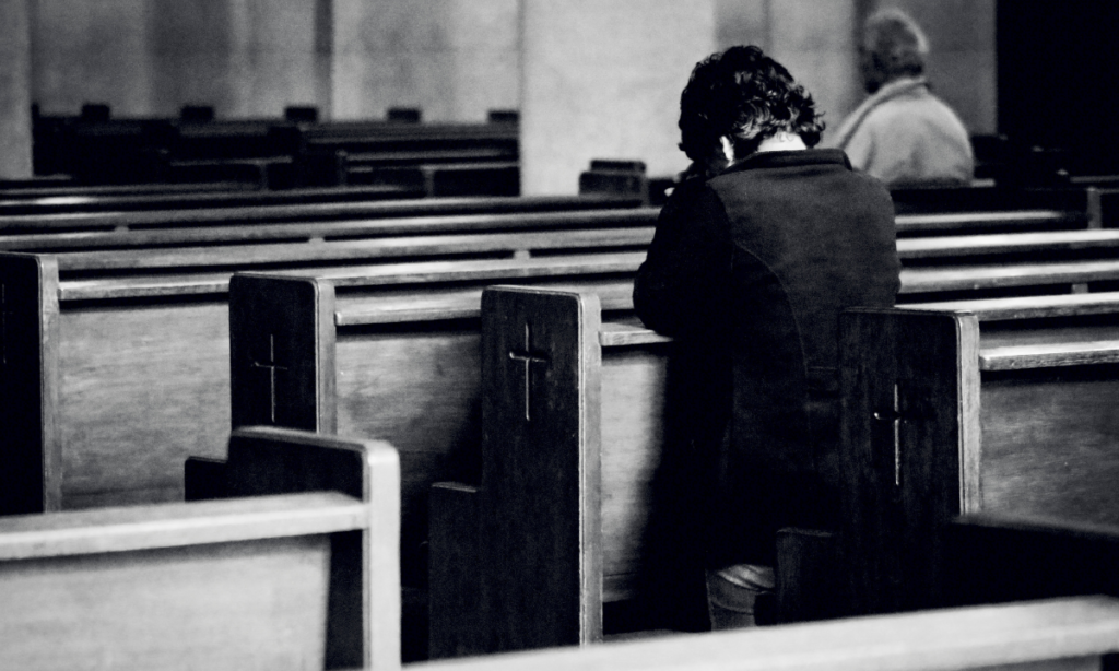 Ataque armado en iglesia católica de 15 muertos