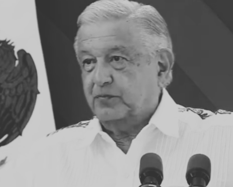 AMLO frena investigación de participantes en portazo de Palacio