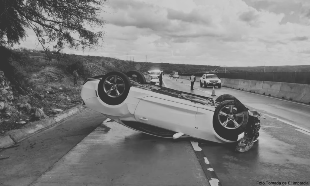 Reportan volcamiento en carretera Ímuris-Nogales por caída de agua nieve