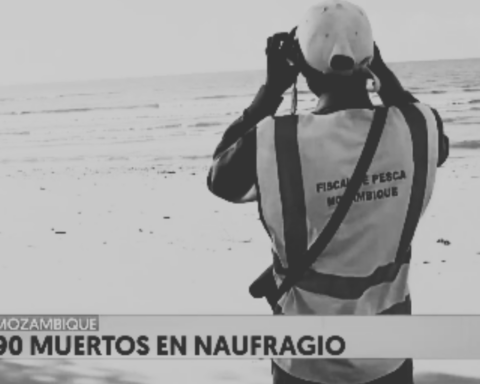 Se hunde barco atestado de gente, hay al menos 91 muertos