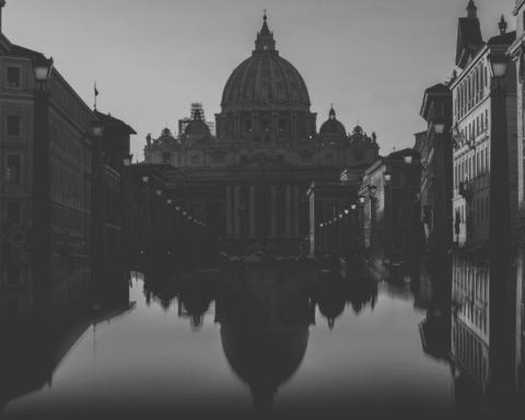 El cambio de sexo amenaza la dignidad humana, señala el documento del Vaticano