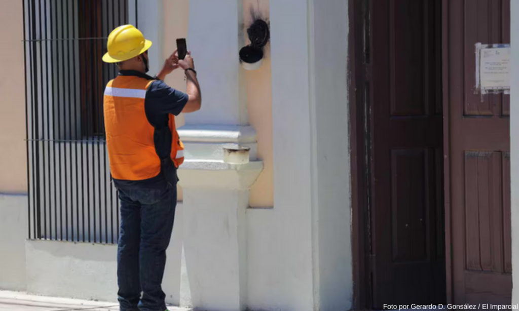 Hombre recibe fuerte descarga eléctrica en la colonia Centro. Foto por Gerardo D. Gonsález.