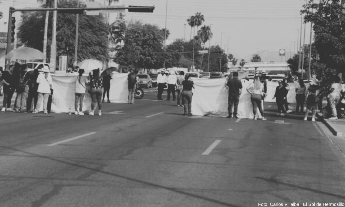 Viudas de policías en Sonora exigen pago de compensación subsidiaria