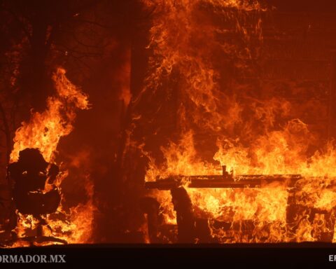 Alrededor de 30.000 personas evacuadas por incendio en Los Ángeles