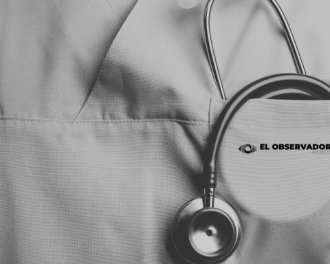 Anuncian aumento del 30% al salario de médicos especialistas que trabajen en zonas de difícil acceso en Sonora
