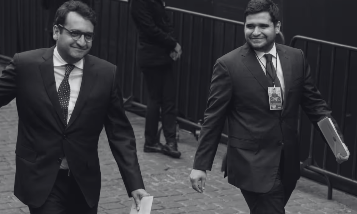 Tramitan amparo en favor de hijos de AMLO contra eventual orden de aprehensión