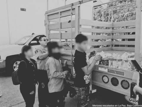 Rescatan a 28 menores de entre 13 y 17 años de edad que serian llevados a Sinaloa