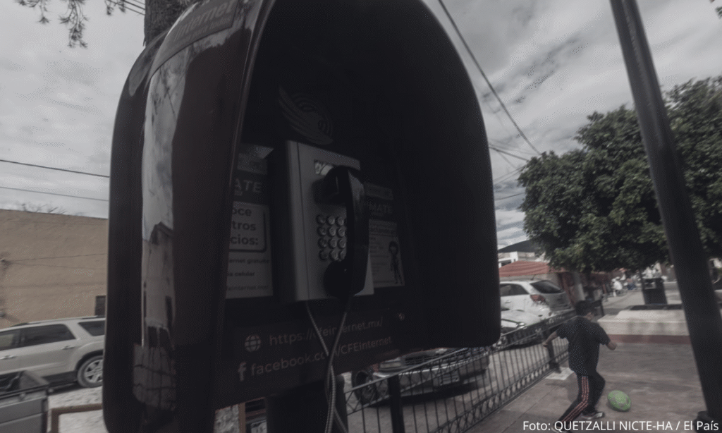 Regresan las cabinas telefónicas a México