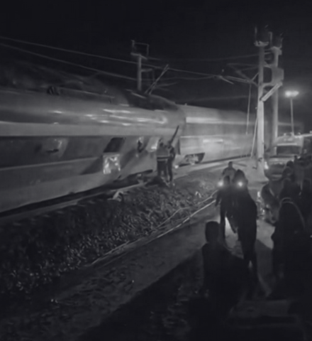 Se eleva a 40 la cifra de muertos por choque de trenes en España